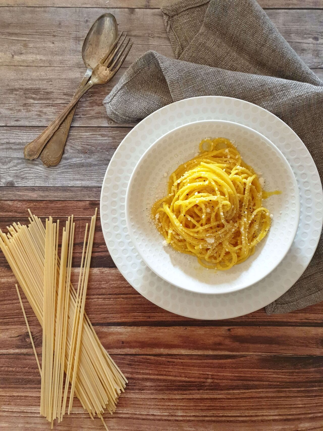 Spaghetti gialli alla milanese