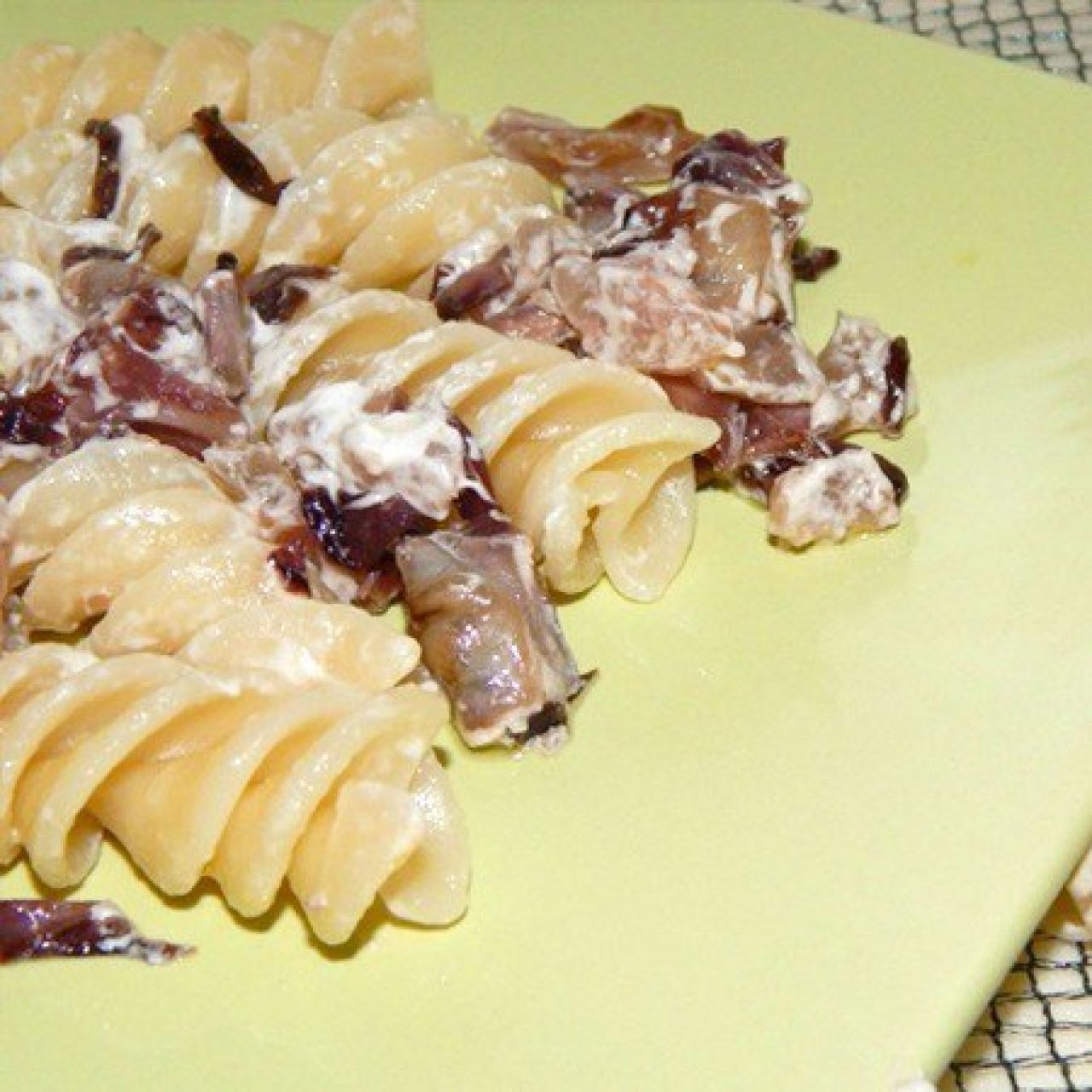 Fusilloni mit rotem Radicchio