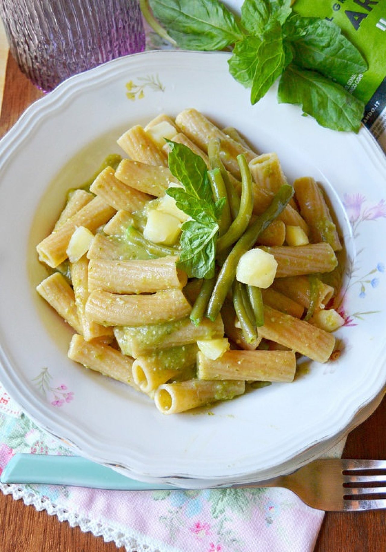 Tortiglioni integrali con pesto di fagiolini e patate