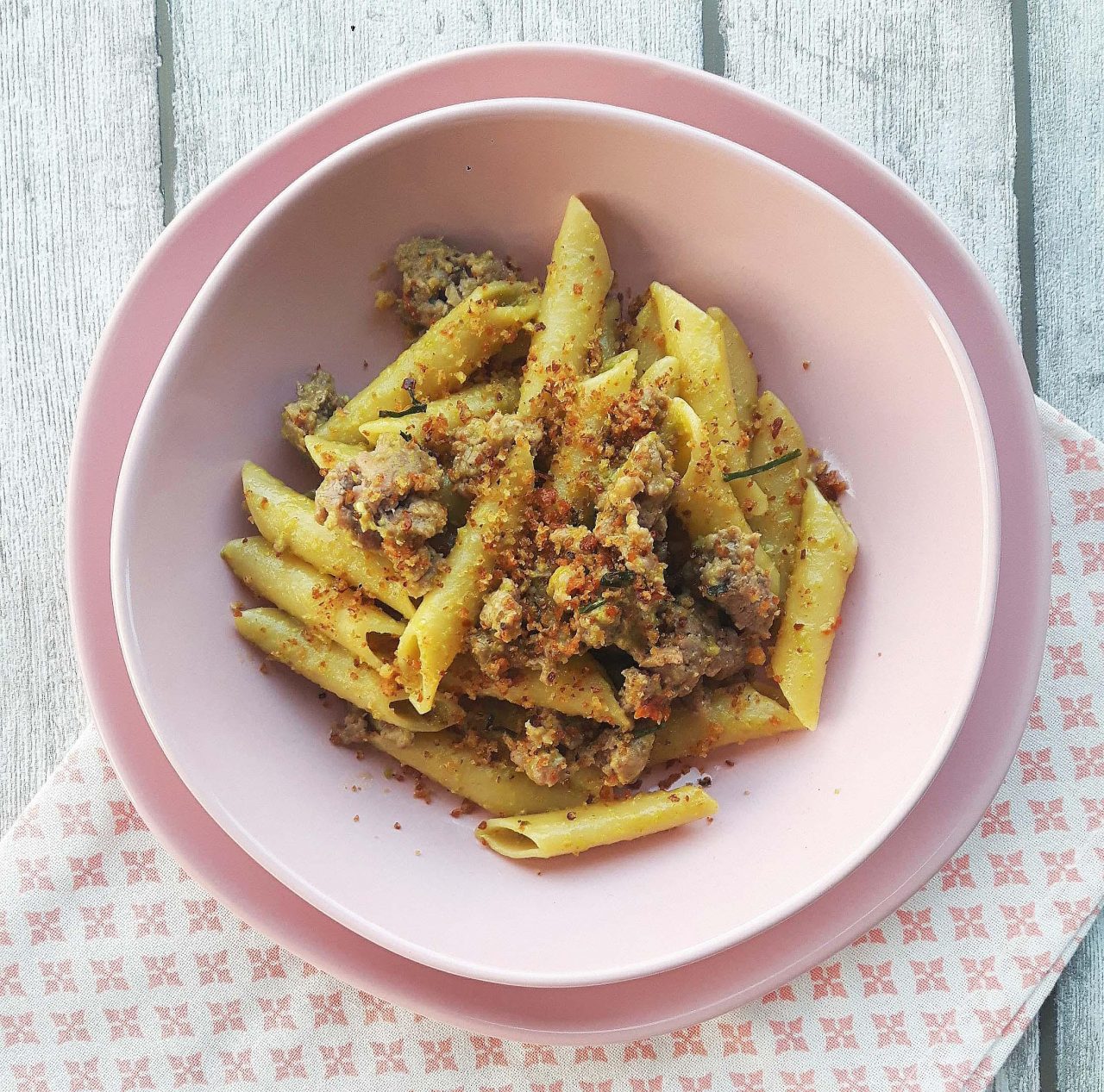 Zita mit Ackerbohnenpesto und Salsiccie aus Lodi