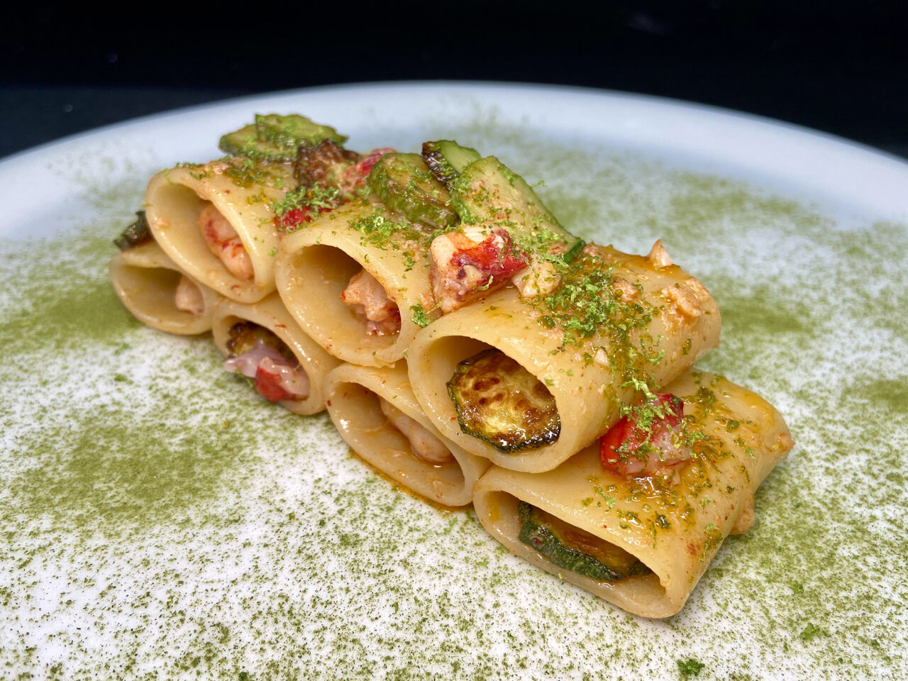 Paccheri mit Garnelen, römischen Zucchini und Limette