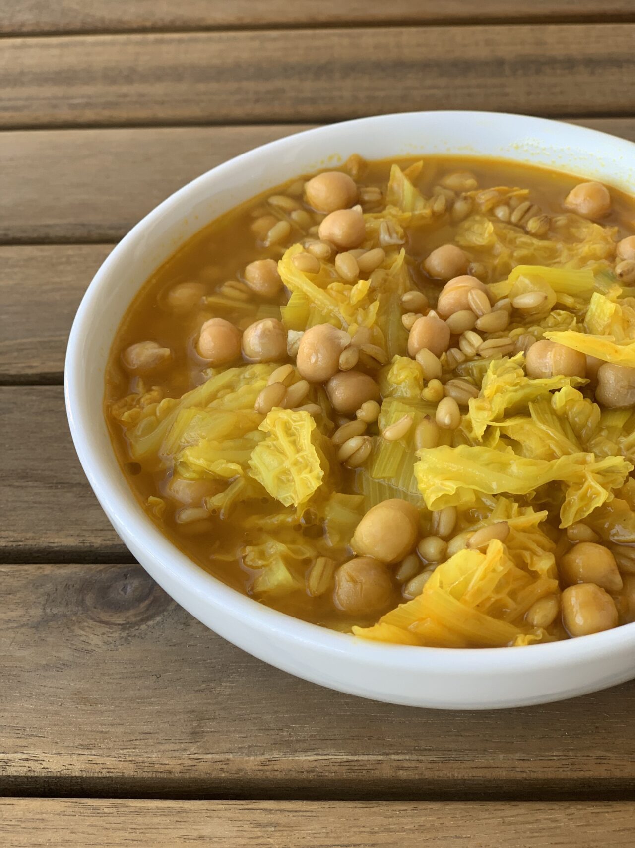 Suppe mit Pronti e Sani Korn und Kichererbsen, Lauch und Wirsing