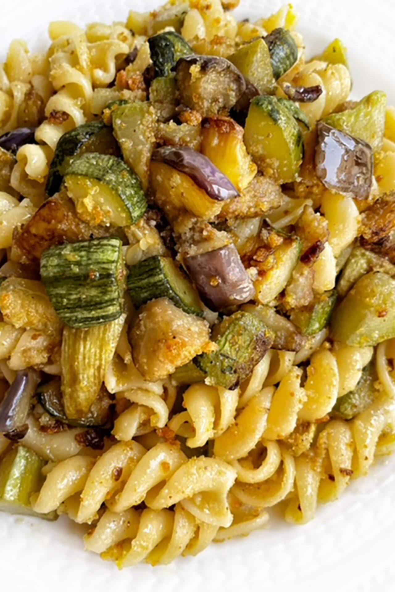 Fusilli con zucchine e melanzane ammuddicate