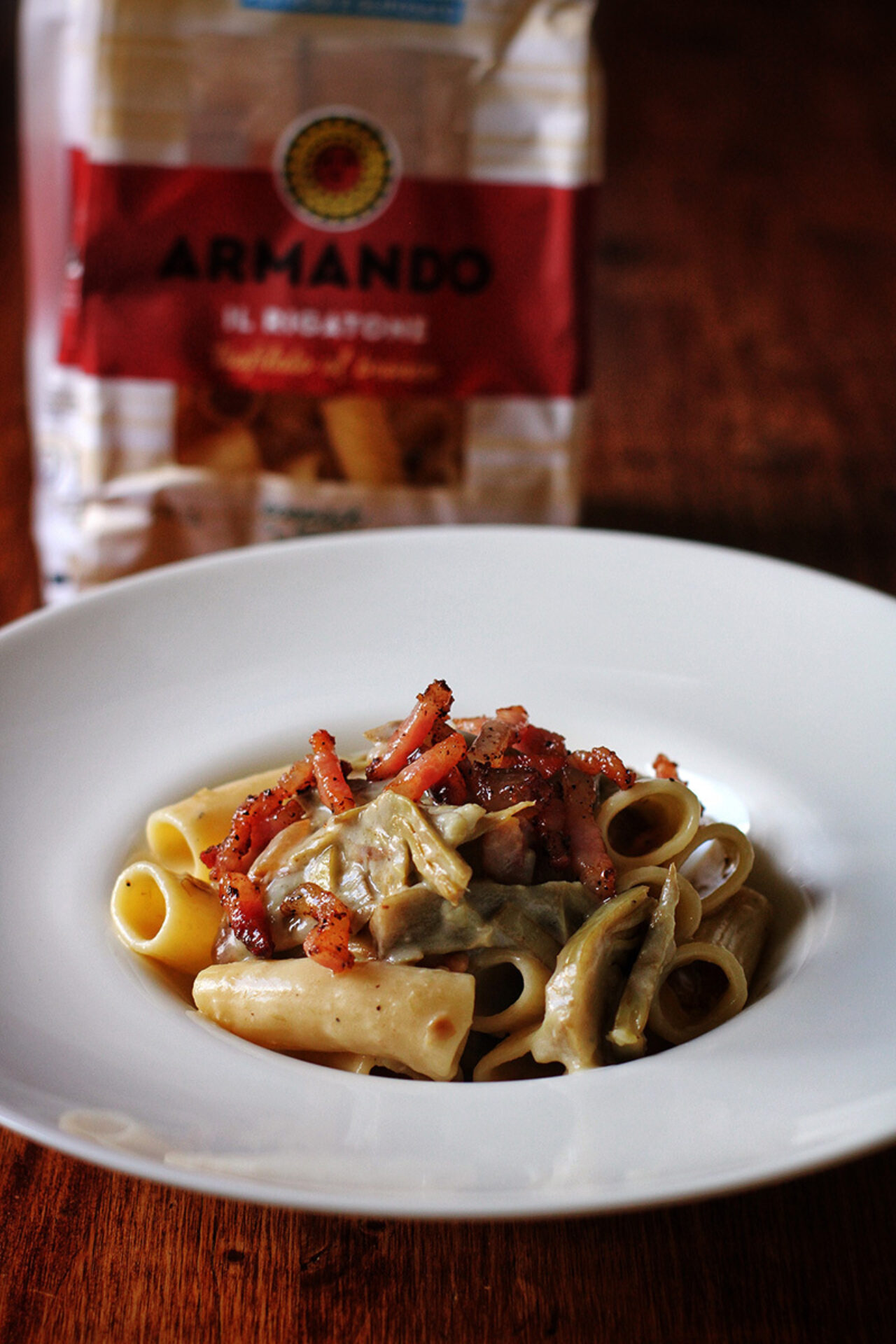 Rigatoni con carciofi, guanciale e pecorino