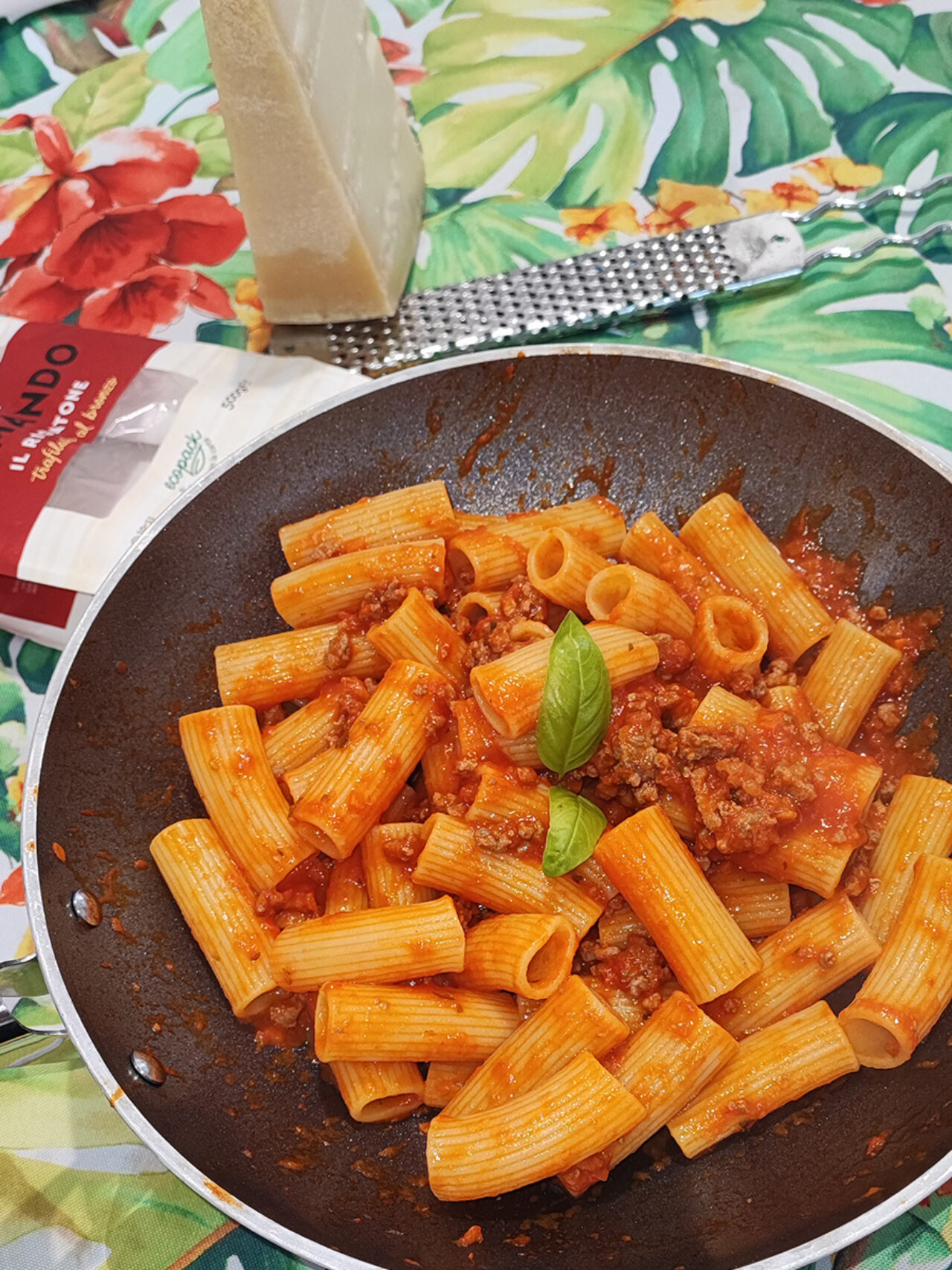 Rigatoni alla bolognese