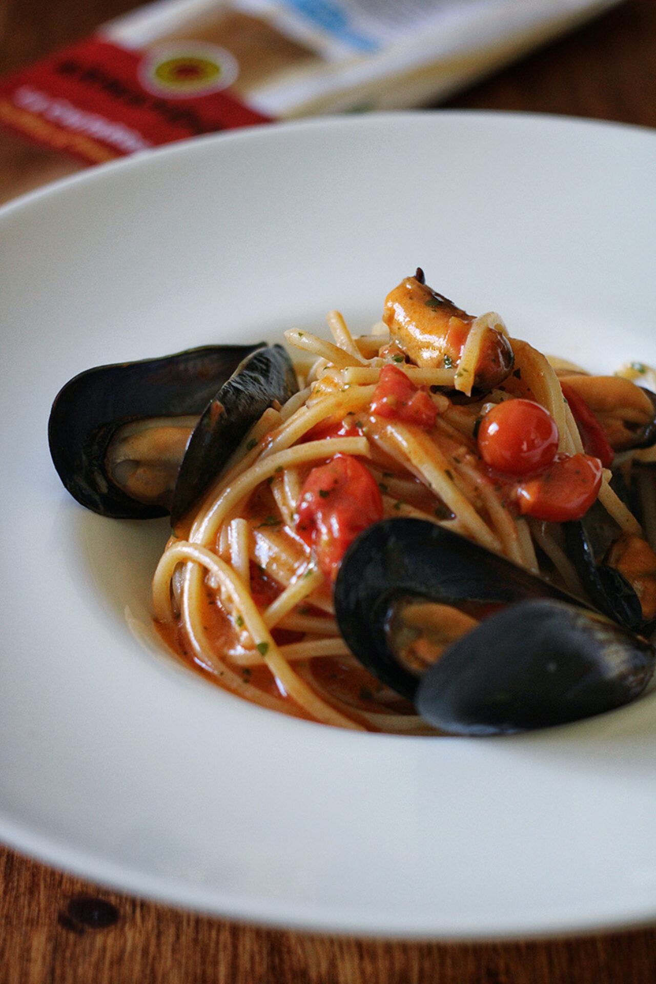 Spaghetti con le cozze e pomodoro