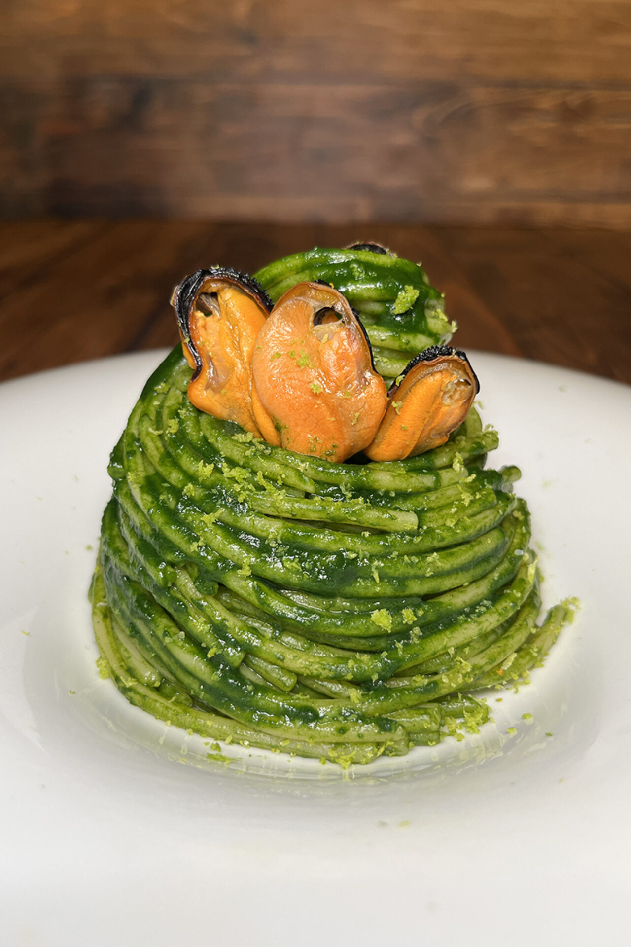 Spaghettone con cavolo nero e cozze