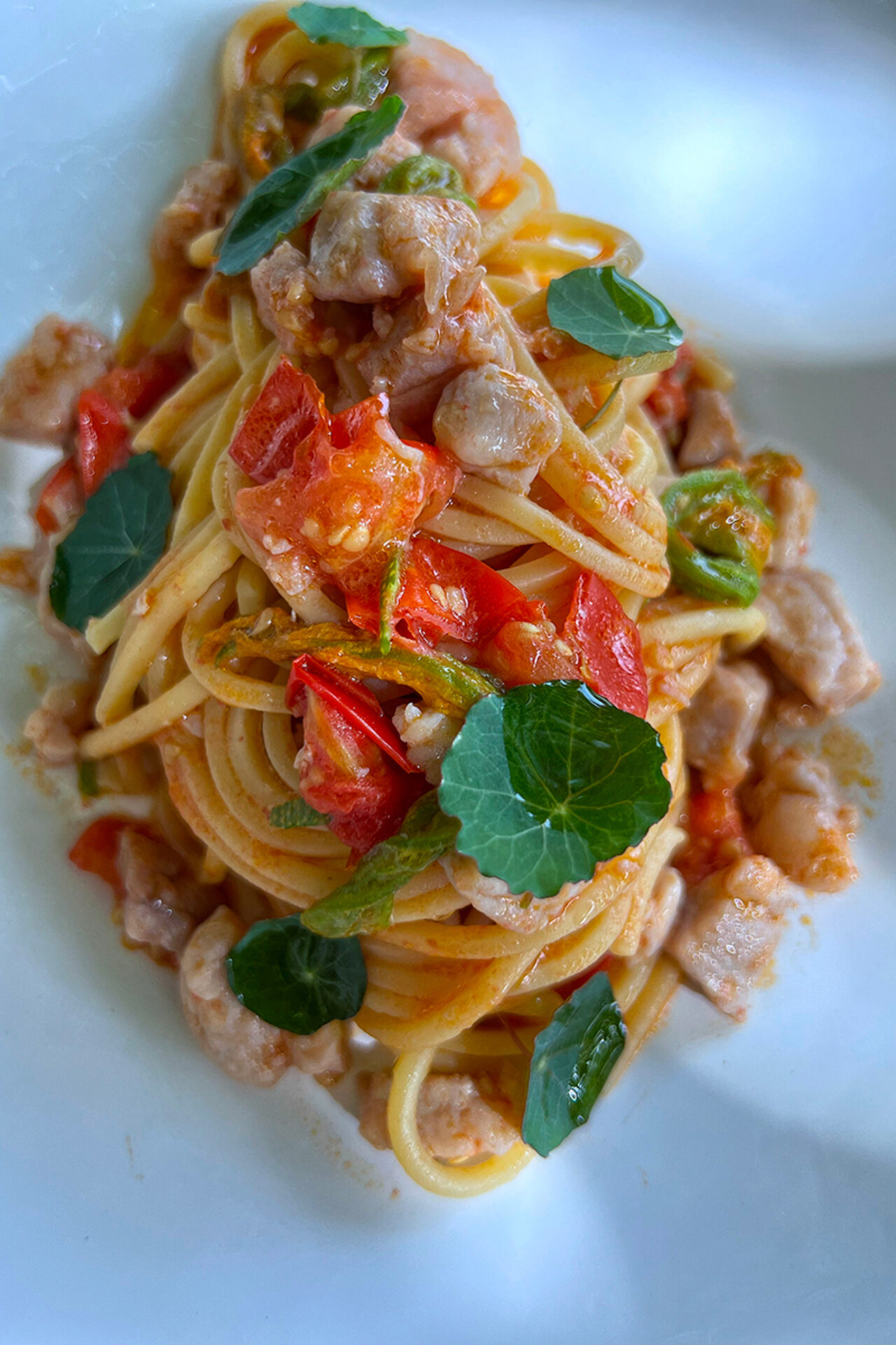 Spaghettone con tonno fresco e pomodorini