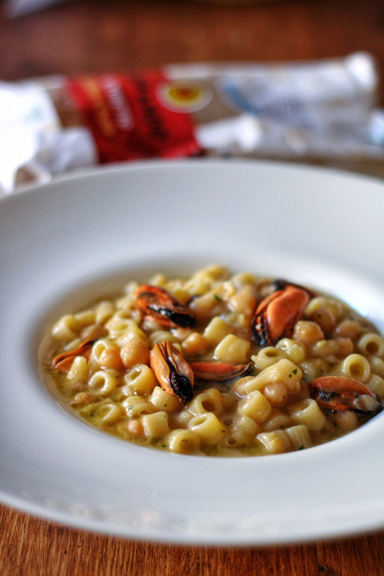 Tubetti in crema di ceci e cozze