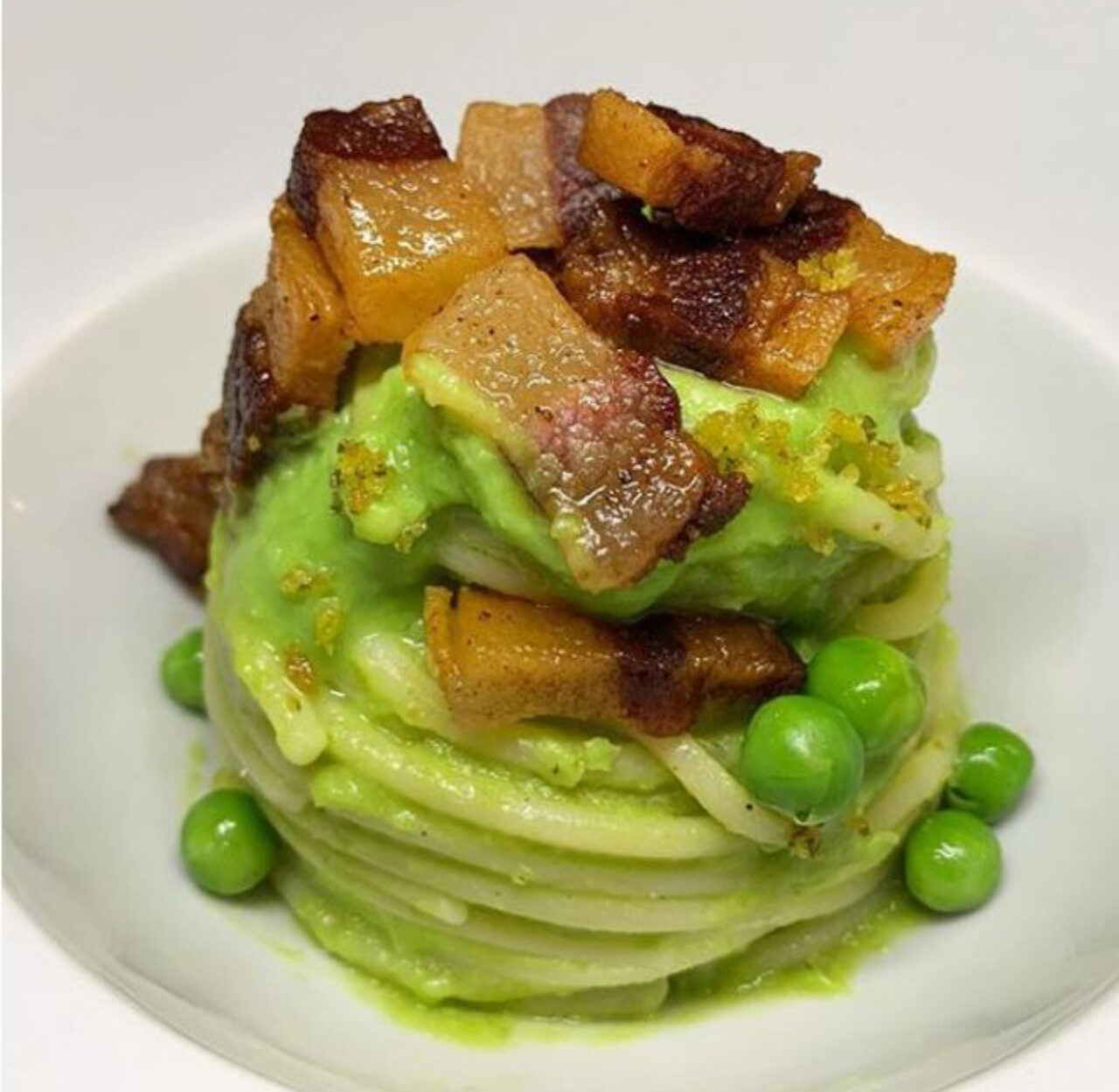 Chitarra con crema di piselli e guanciale