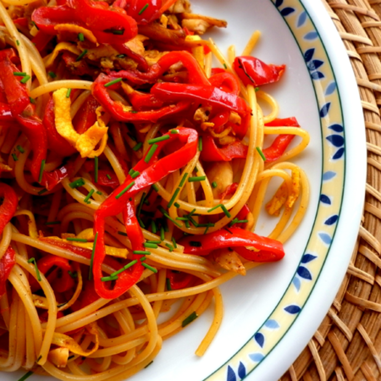 Spaghetti con peperoni rossi