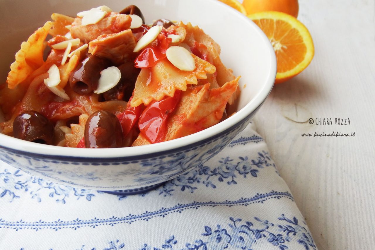 Farfalle agrumate con tonno e olive nere