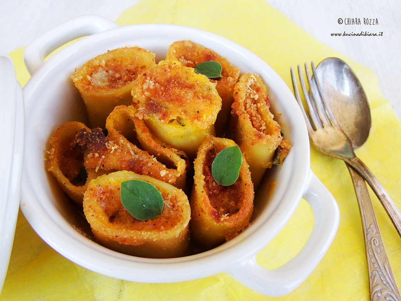 Paccheri gratiniert mit Zucchini-Omelett und getrockneten Kirschtomaten