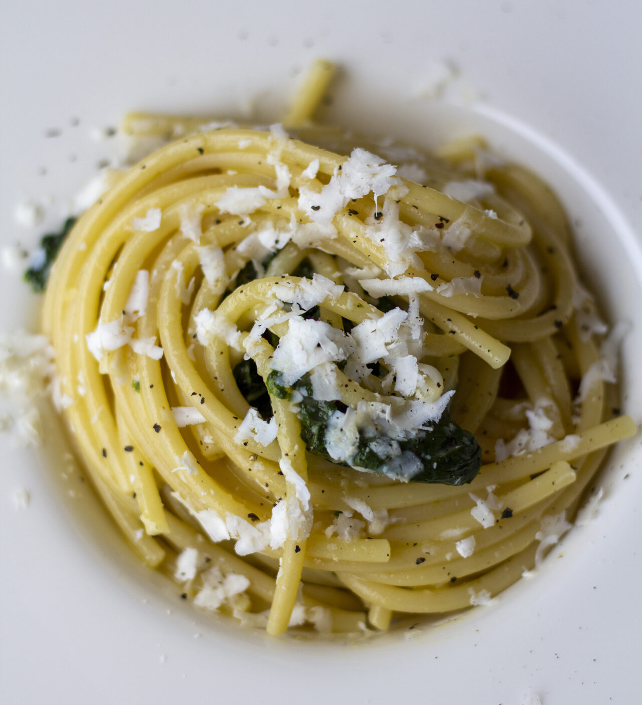 Vegetarische Carbonara von Rübenspitzen