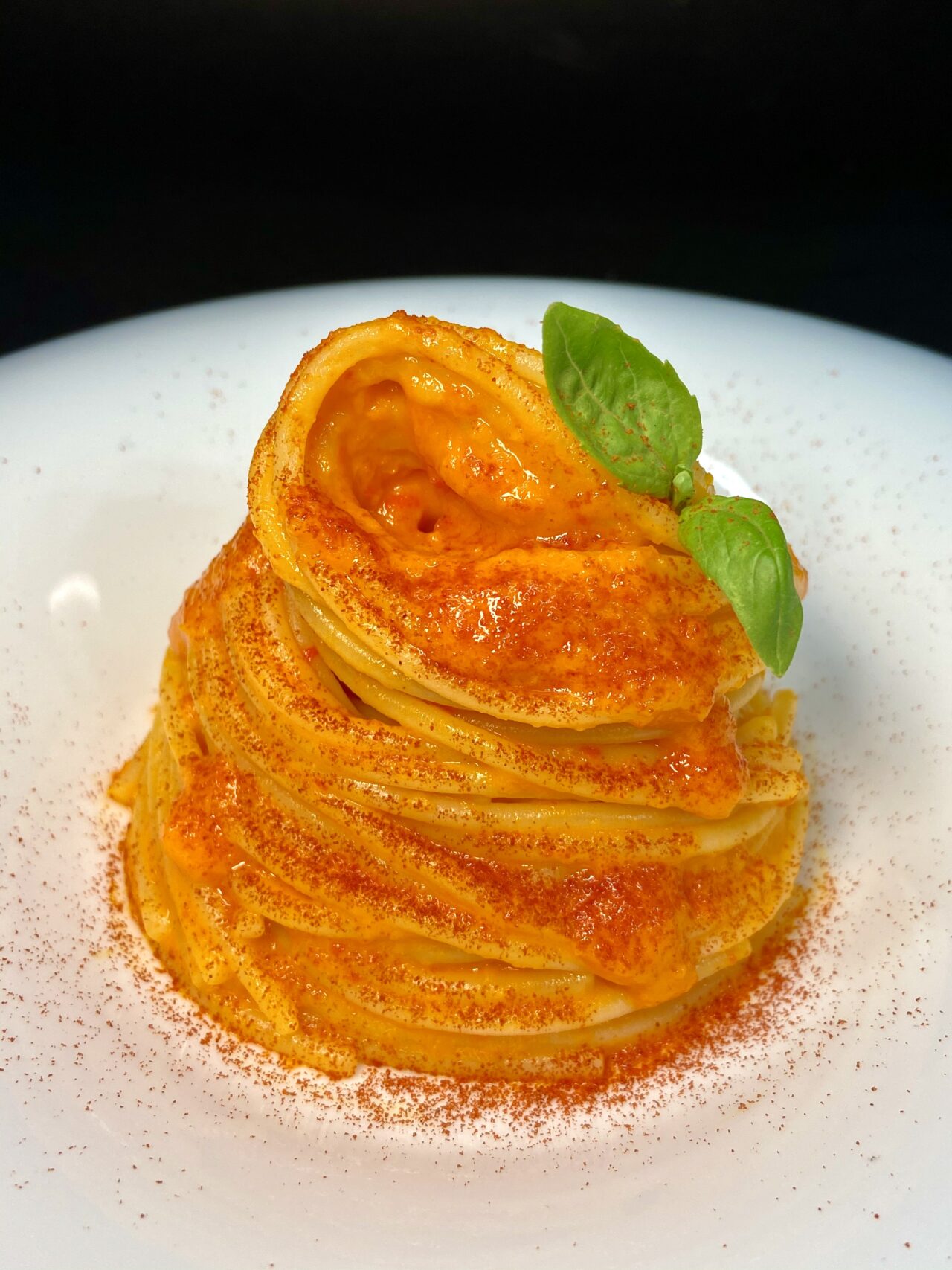 Spaghetti con crema di peperoni e paprika affumicata