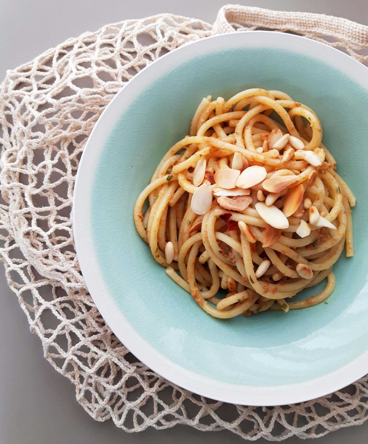 Chitarra mit maurischer Sauce und Karottensaft