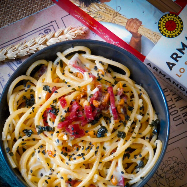 Spaghettone con arachidi, bresaola e stracchino