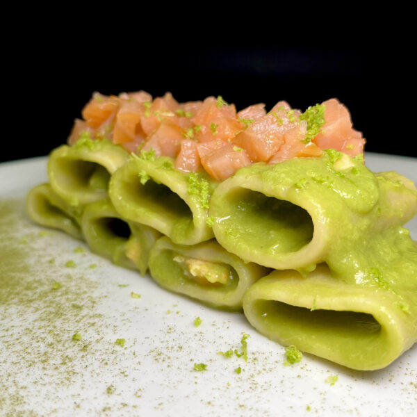 Paccheri mit Spargelcreme und Räucherlachs