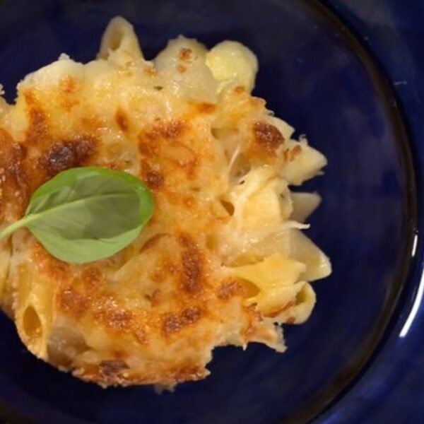 Timballo di mezze penne rigate, provola e patate