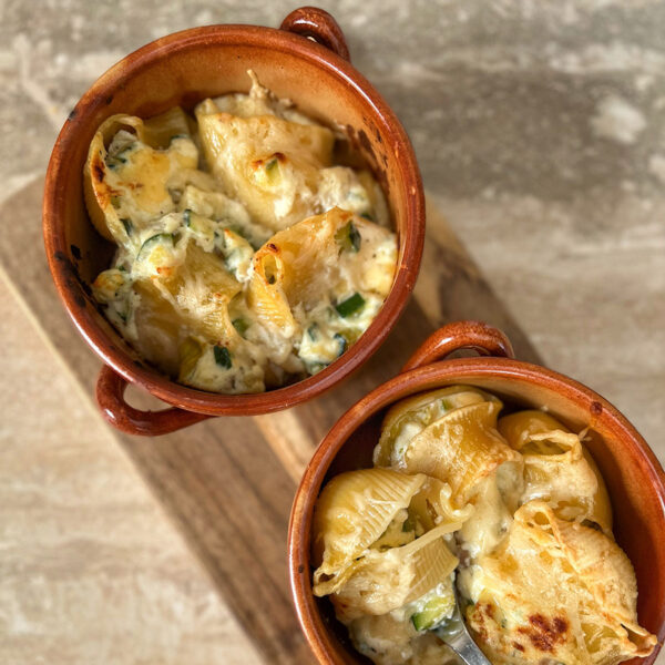 Lumaconi ripieni di ricotta, zucchine e formaggio gratinati al forno