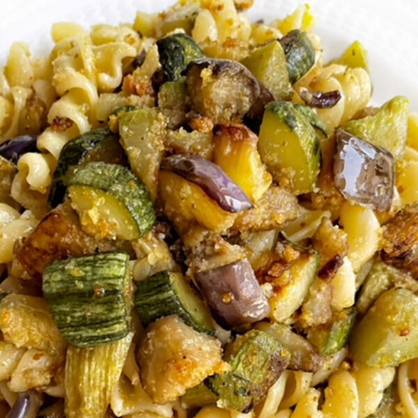 Fusilli con zucchine e melanzane ammuddicate