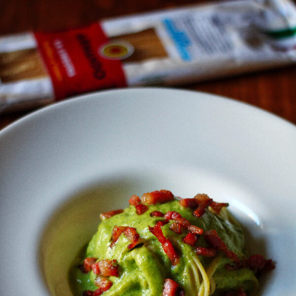 Linguine in crema di zucchine e guanciale