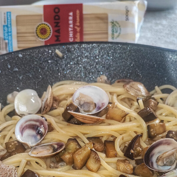 Spaghetto alla chitarra con lupini e melanzane