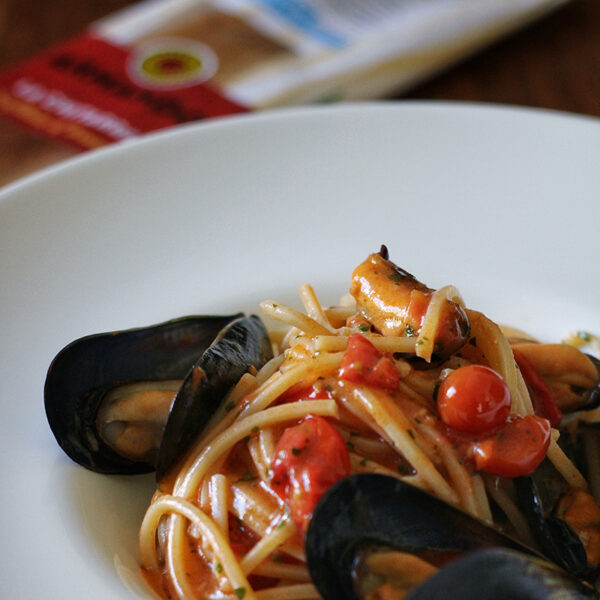 Spaghetti con le cozze e pomodoro