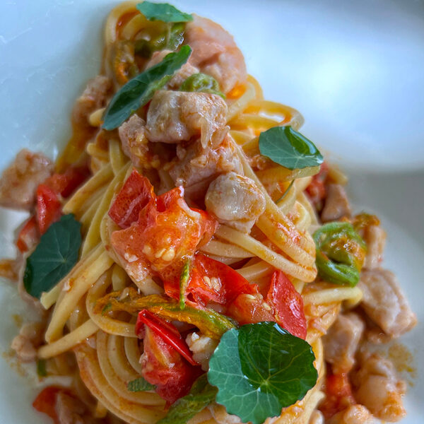 Spaghettone con tonno fresco e pomodorini