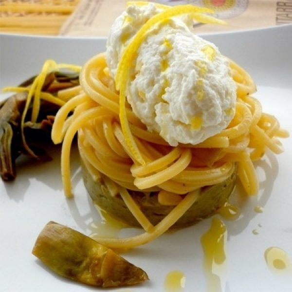 Spaghetti alla chitarra with artichokes